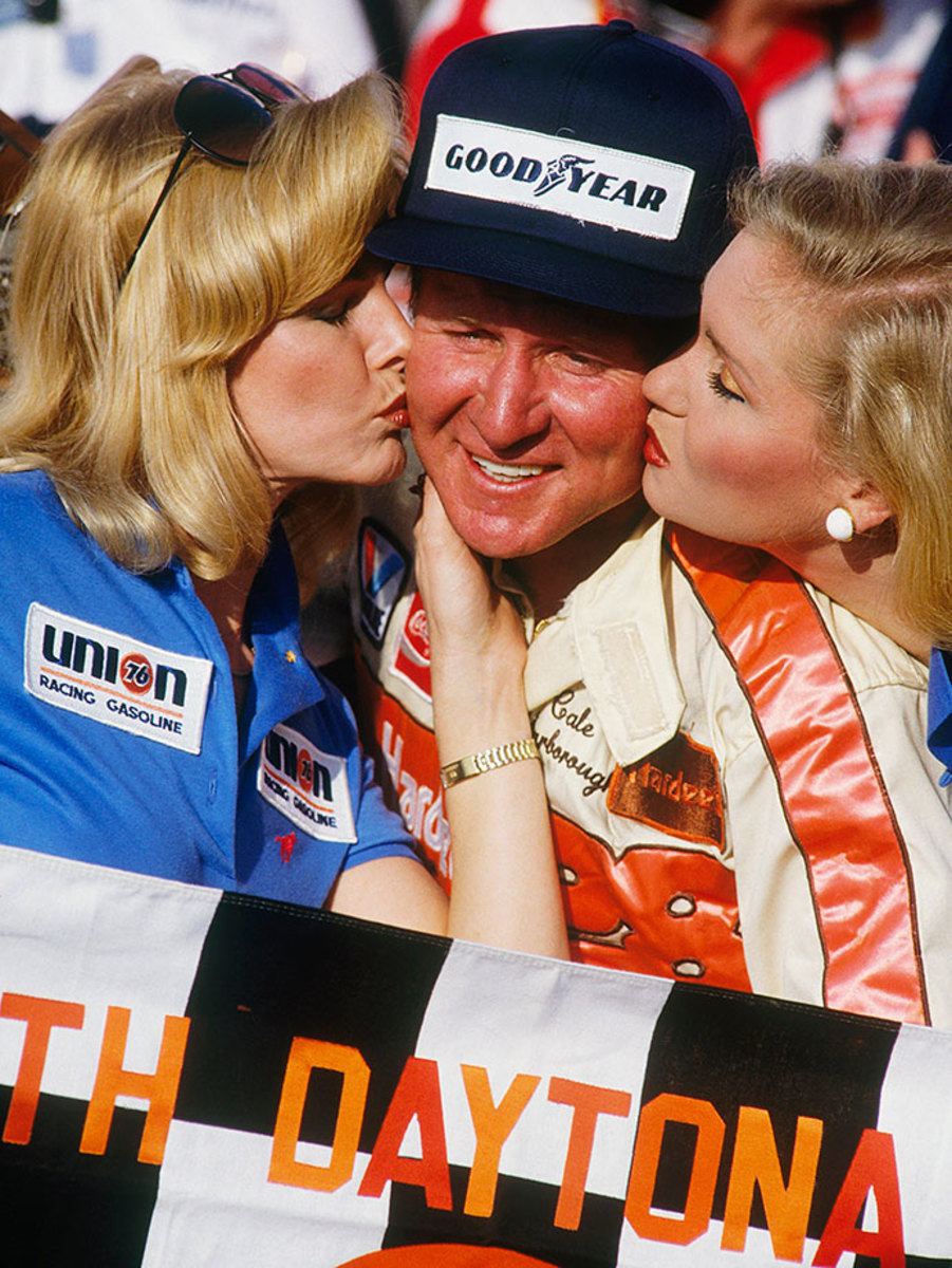 Cale-Yarborough-Victory-Lane-kisses.jpg