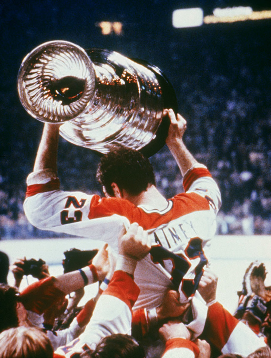 Hot Clicks: Bar Refaeli; 100 Best Stanley Cup Photos - Sports
