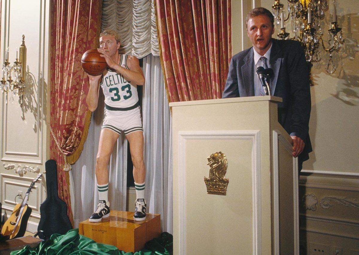 Larry-Bird-statue.jpg