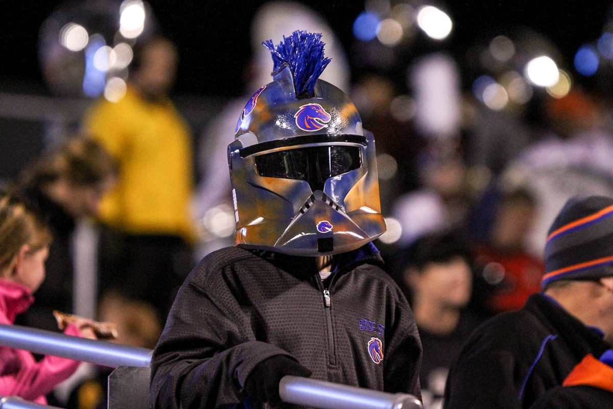 boise-state-fans-497203790_master.jpg