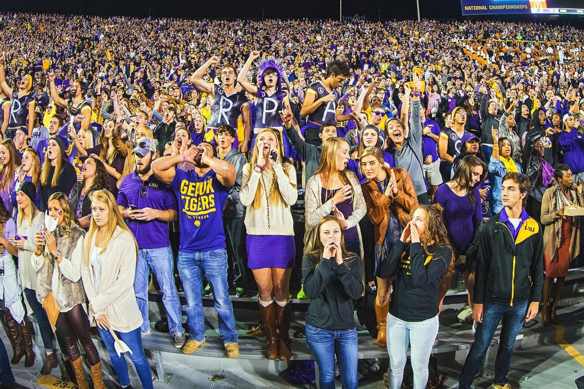 lsu-fans-AXA20151114230_Arkansas_at_LSU.jpg