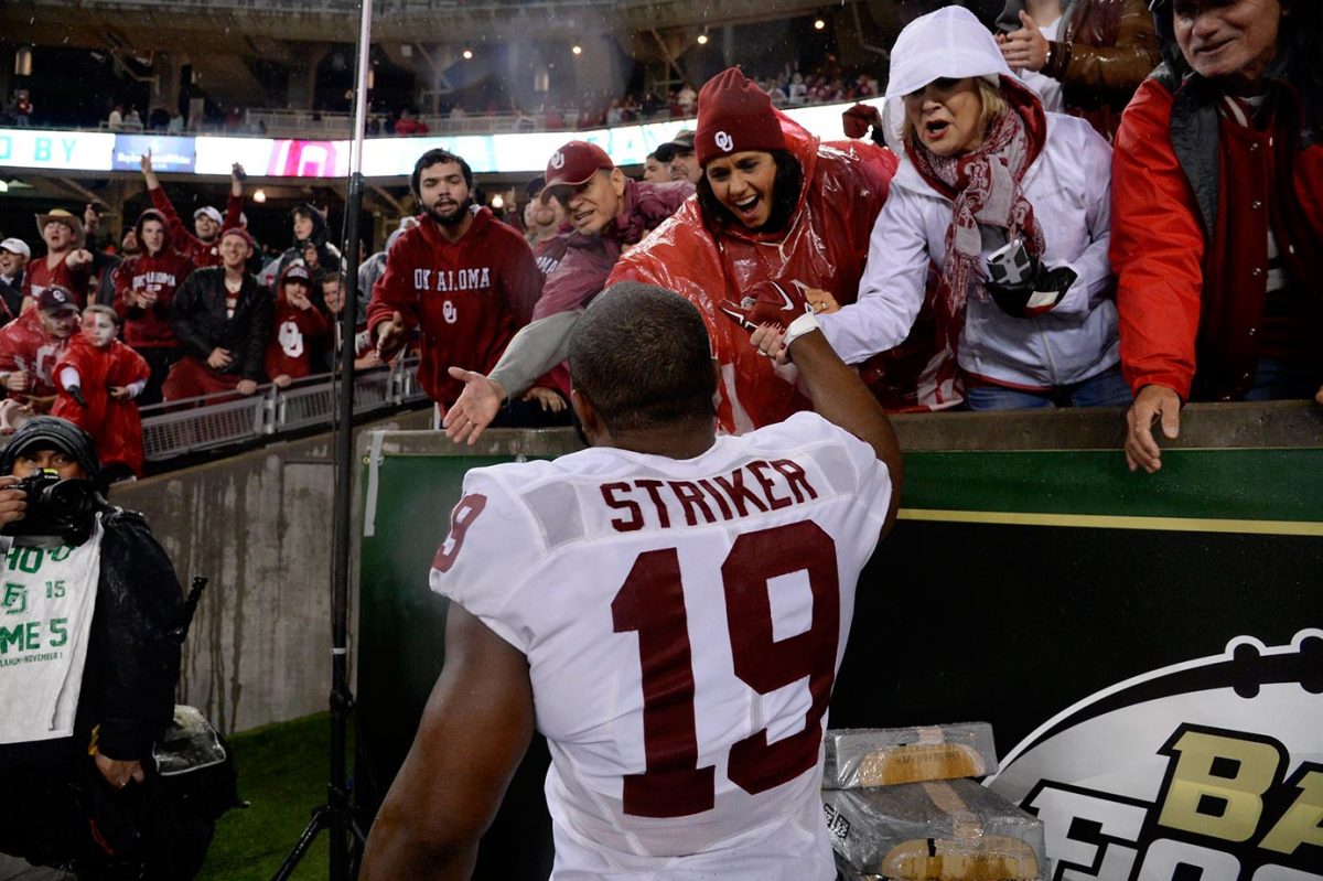 oklahoma-fans-X160151_TK1_1461.jpg