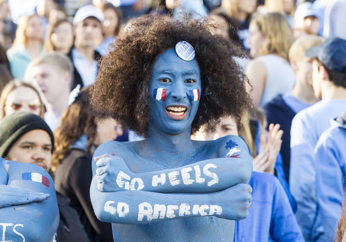 north-carolina-fans-DAV15111426Miami_at_NorthCarolina.jpg