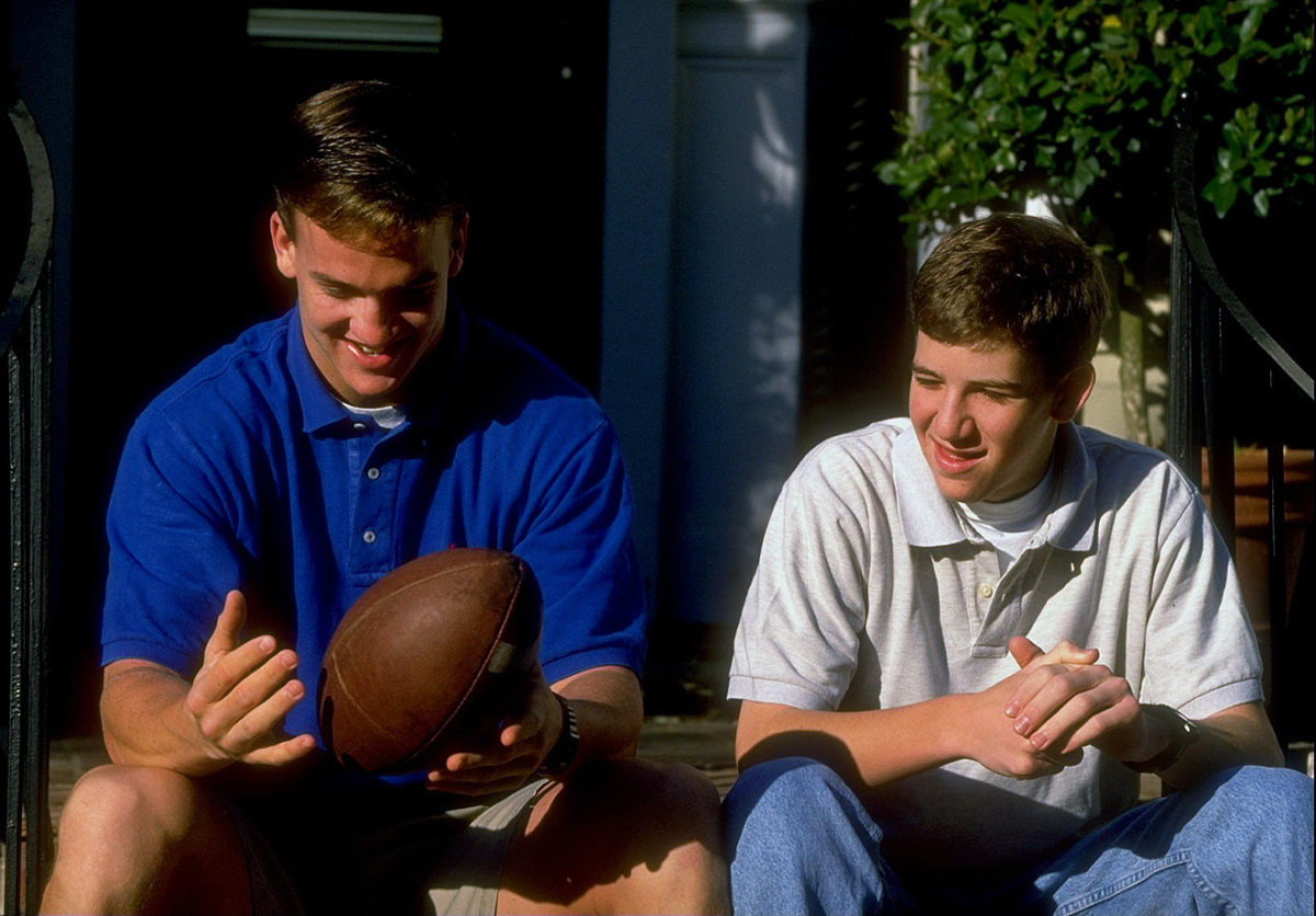 1996-Peyton-Eli-Manning-05735537.jpg