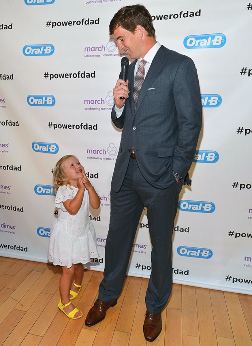 2014-Eli-Manning-daughter-Ava.jpg