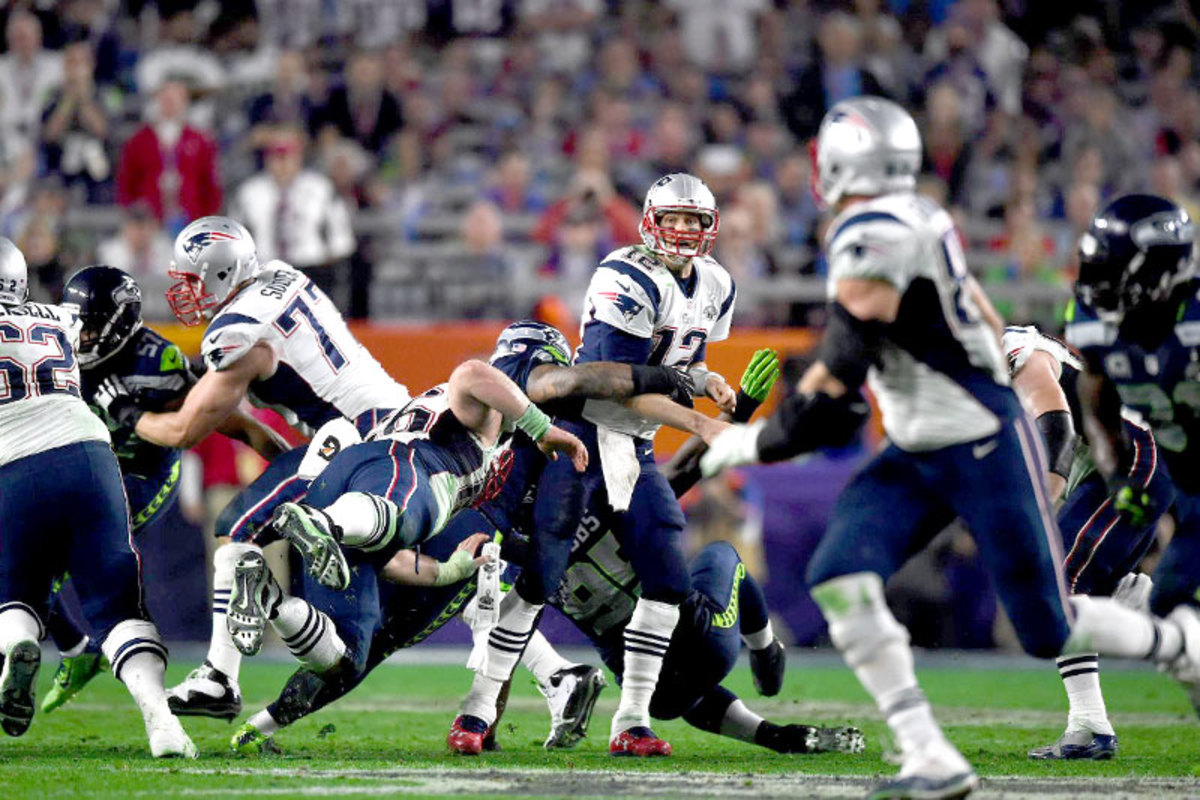 sb49-tom-brady-pressure-jwm.jpg