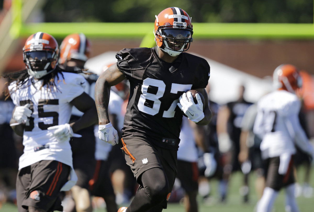 NFL  Browns sign Terrelle Pryor to help depleted receiving corps