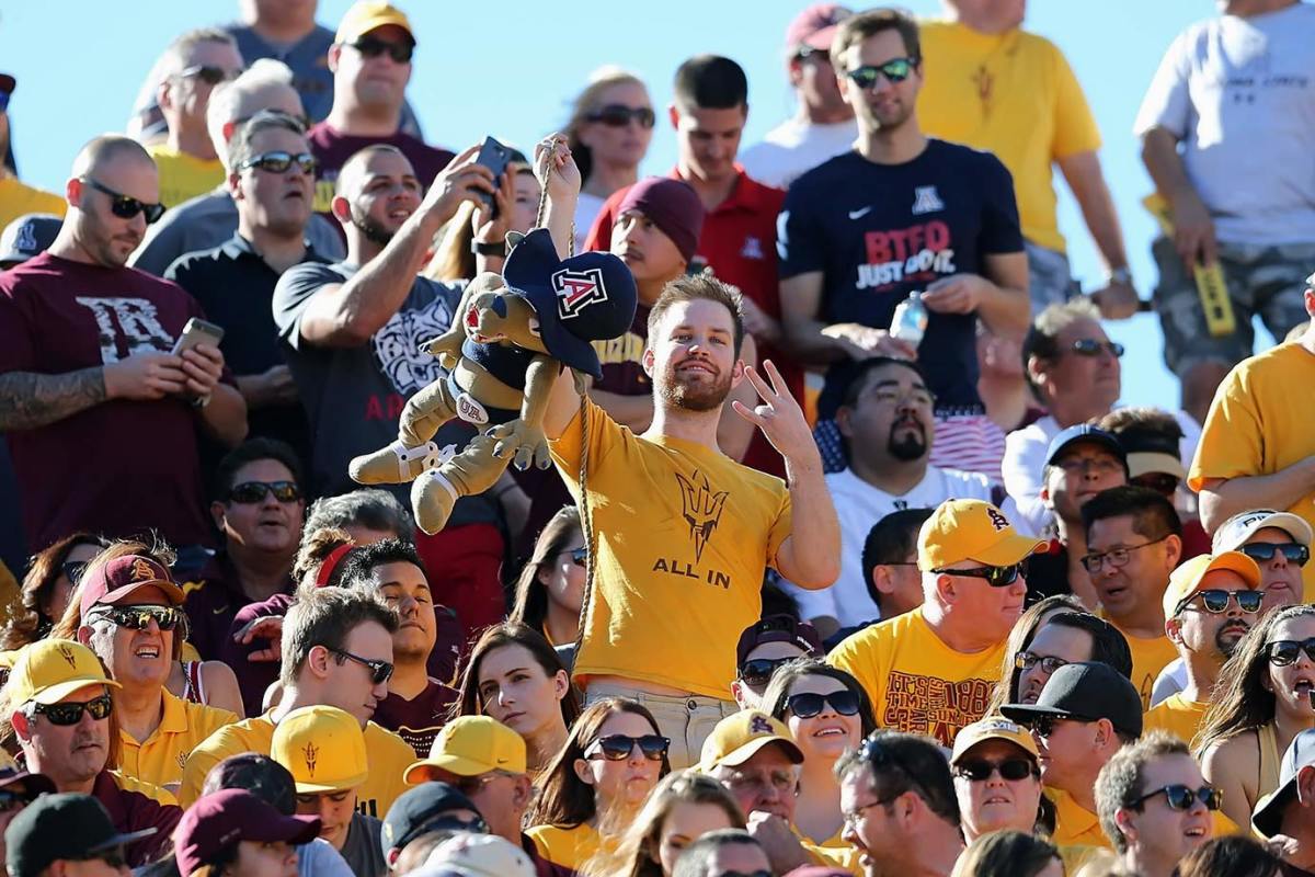 Arizona_State-Superfans-YDY_3555.jpg