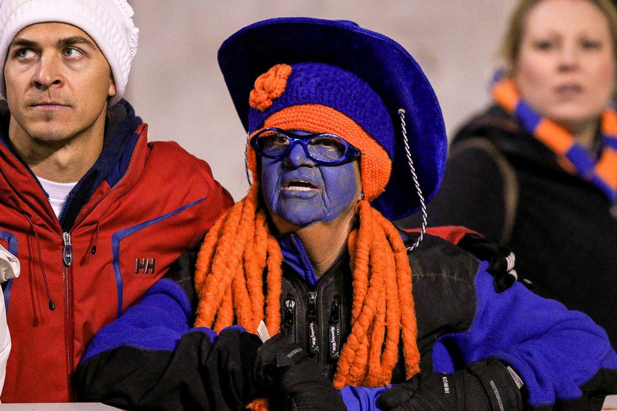 Boise-State-fans-498109546.jpg