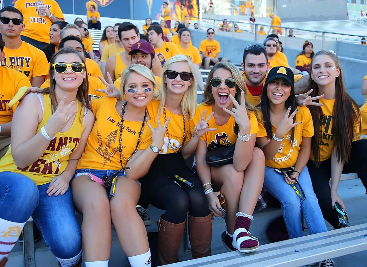 Arizona_State-Superfans-YDY_3225.jpg