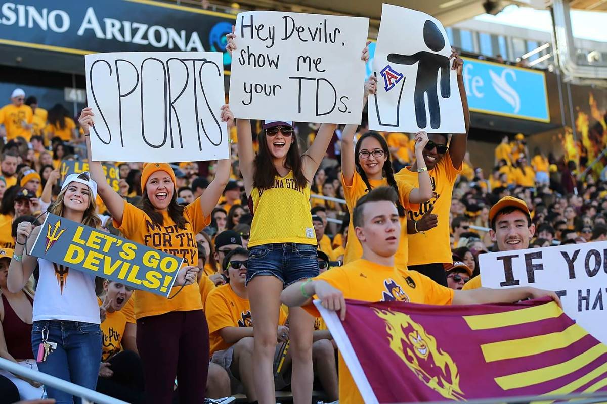 Arizona_State-Superfans-ZYP_0108.jpg