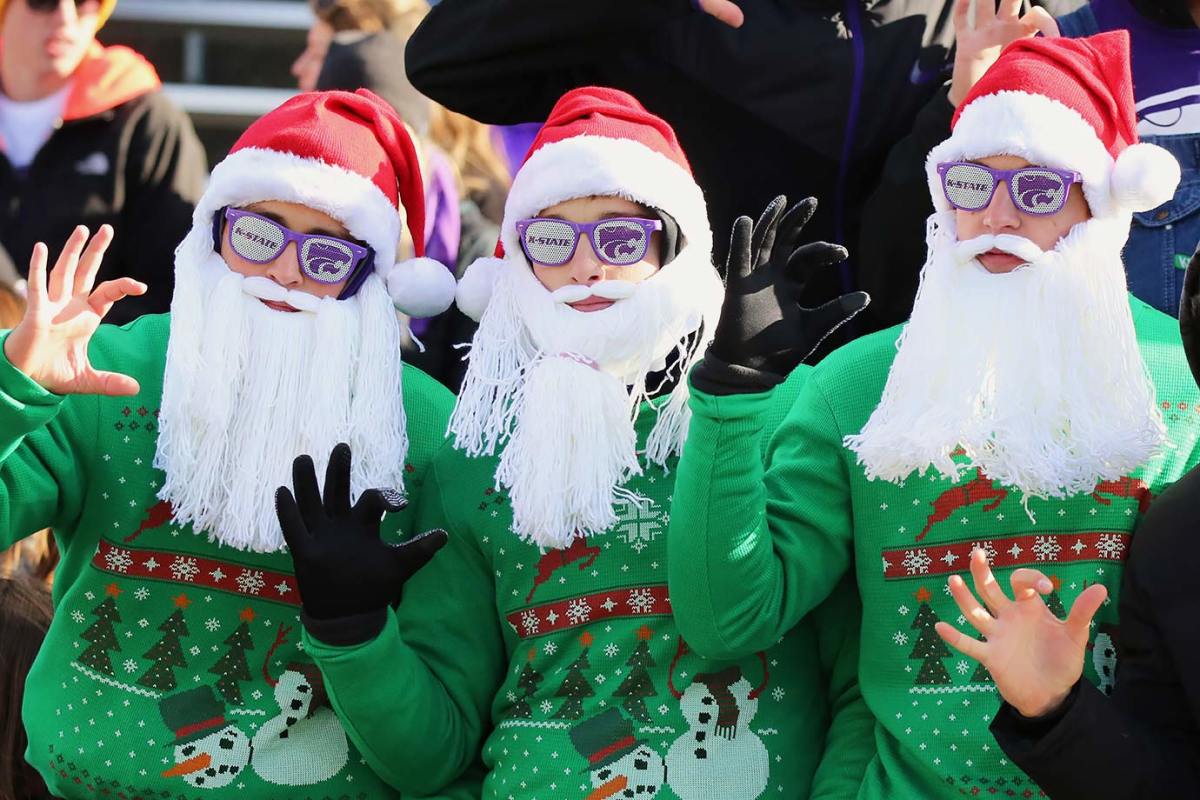 Kansas-State-fans-DGM11-21-2015-015_IowaState_at_KState.jpg