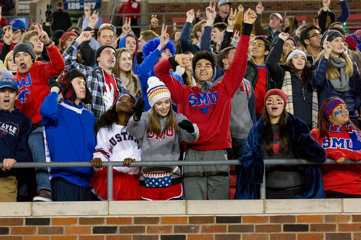 SMU-fans-DFZ151121319_Tulane_SMU.jpg