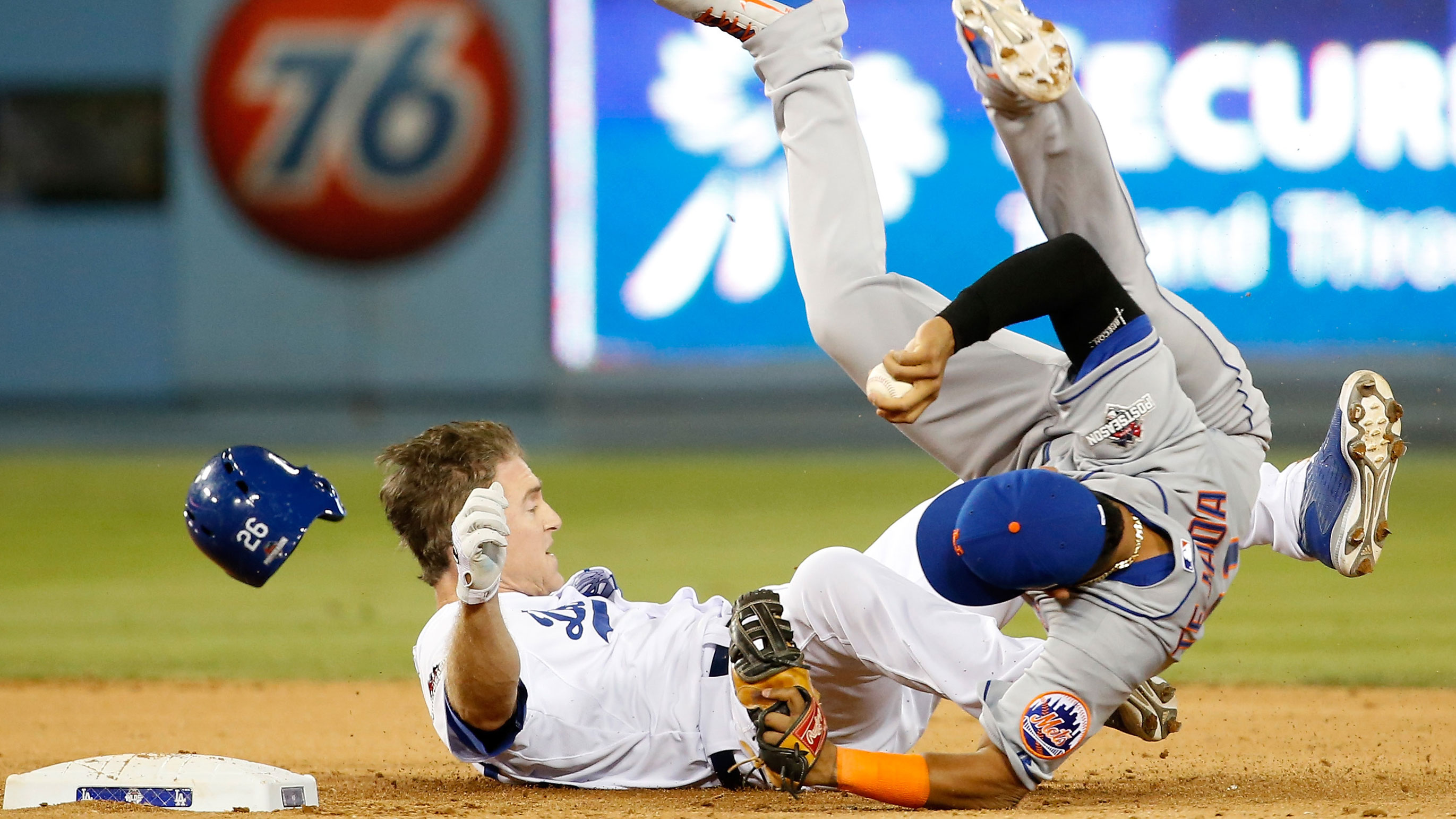 Chase Utley slide injures Tejada, keys Dodgers' Game 2 rally past Mets ...