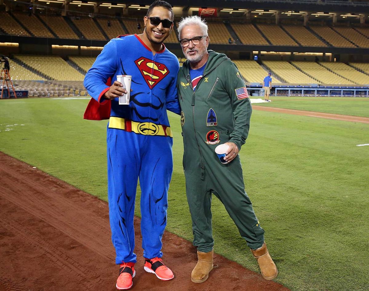 Chicago-Cubs-pajama-party-onesies-Hector-Rondon-Joe-Maddon.jpg