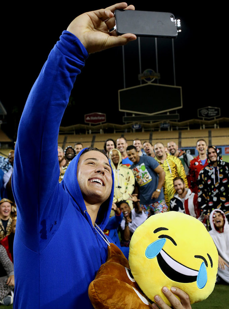 Chicago-Cubs-pajama-party-onesies-Anthony-Rizzo-2.jpg