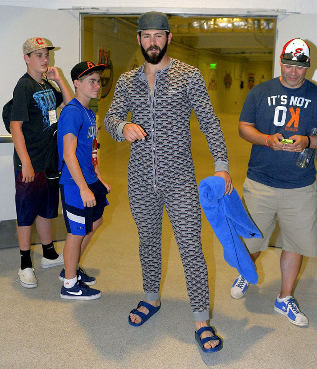 Chicago-Cubs-pajama-party-onesies-Jake-Arrieta.jpg