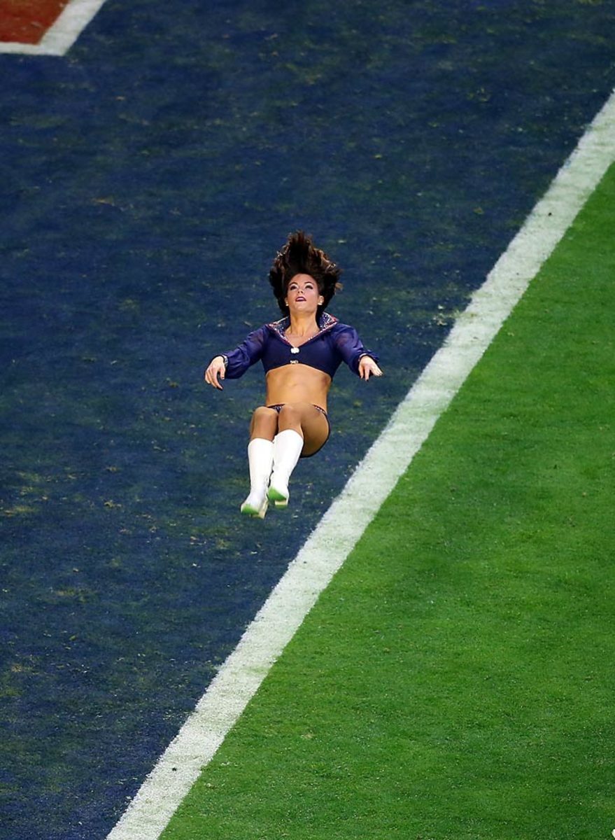 cheerleader_superbowlXLIX.jpg