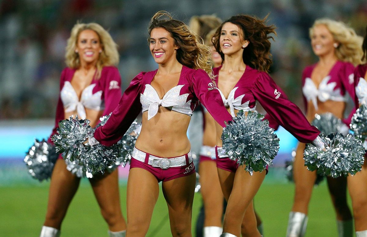 Australia-cheerleaders-478582351_master.jpg