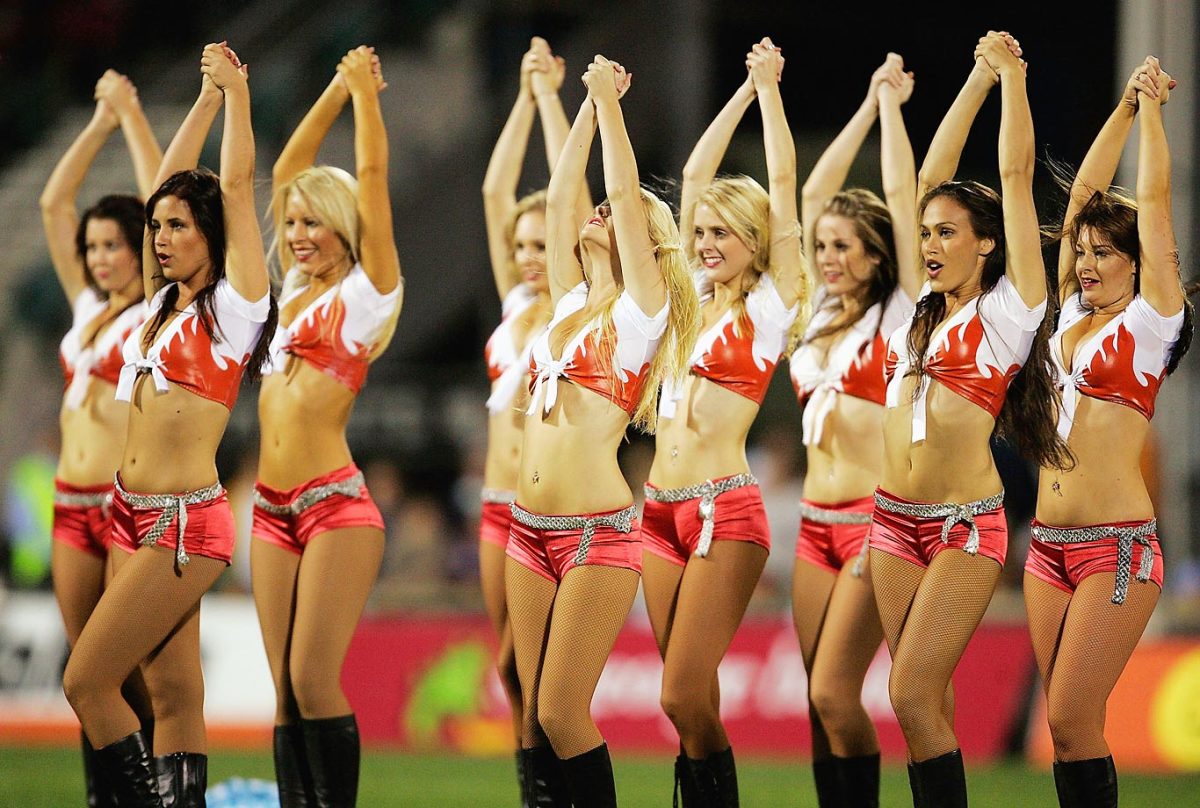 Australia-cheerleaders-52772239_master.jpg