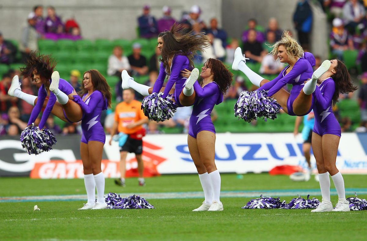 Australia-cheerleaders-141134352_master.jpg