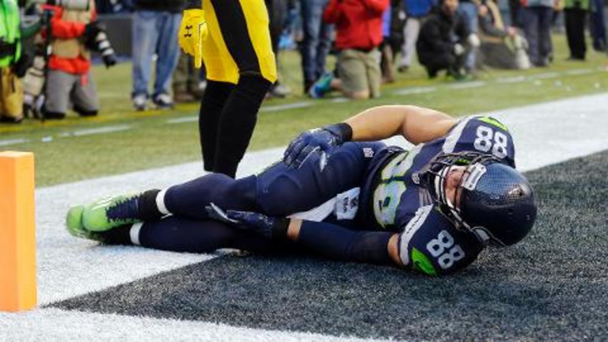 Jimmy Graham Shows Gnarly Leg Wound Suffered In Bike Crash