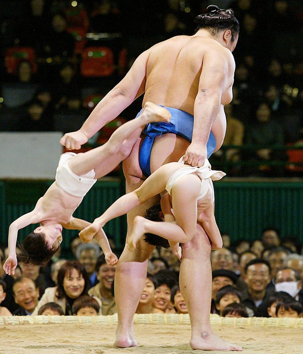 wacky-sumo-2982128_master.jpg