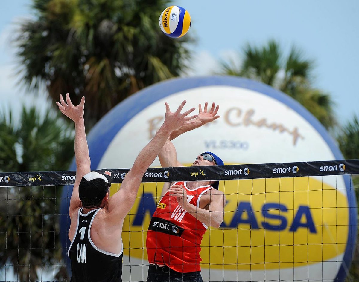 beach-volleyball-X159726_TK1_012.jpg