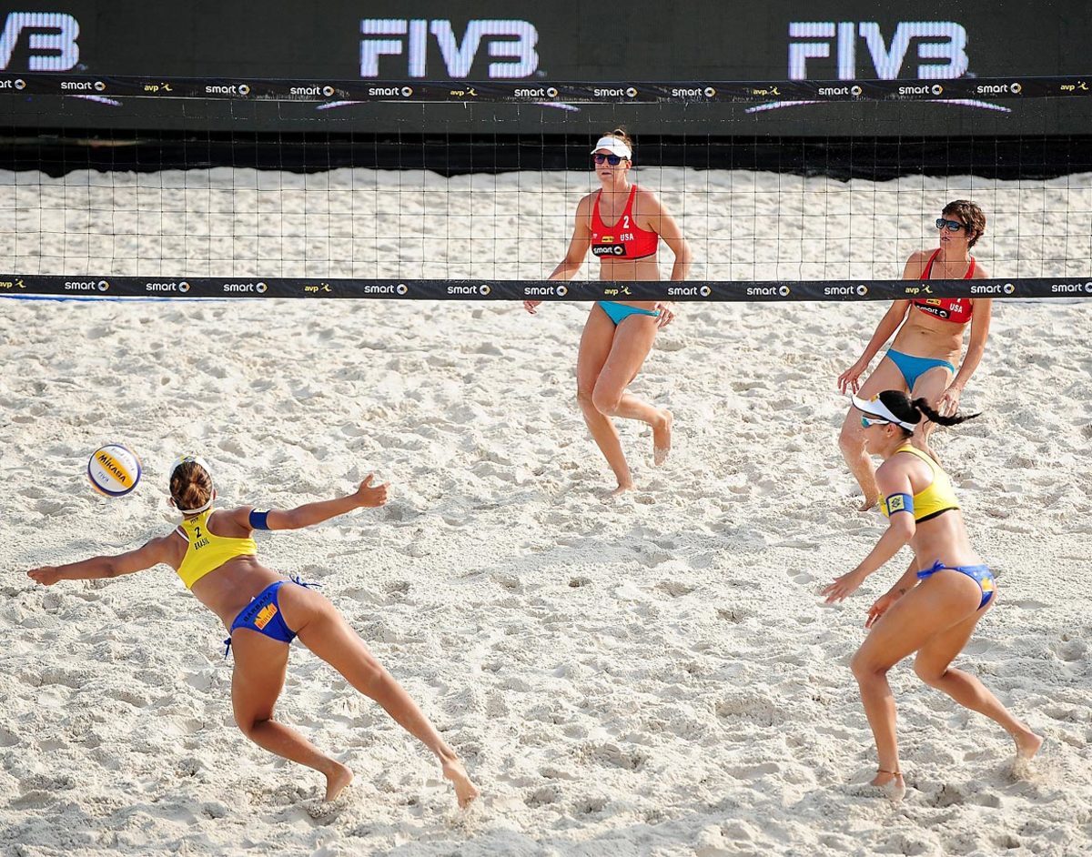 beach-volleyball-X159726_TK1_001.jpg