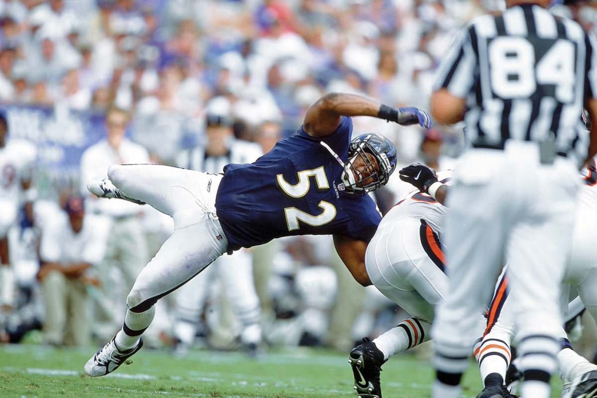 Baltimore Ravens Ray Lewis, Super Bowl Xxxv Sports Illustrated Cover Framed  Print by Sports Illustrated - Sports Illustrated Covers