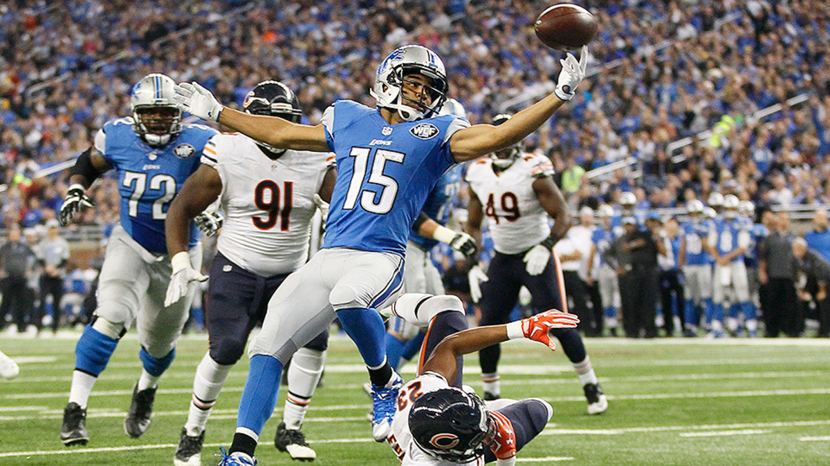 Caught football. Детройт Лайонс клубы США по американскому футболу. Существует ли NFL. Bears Defenders.