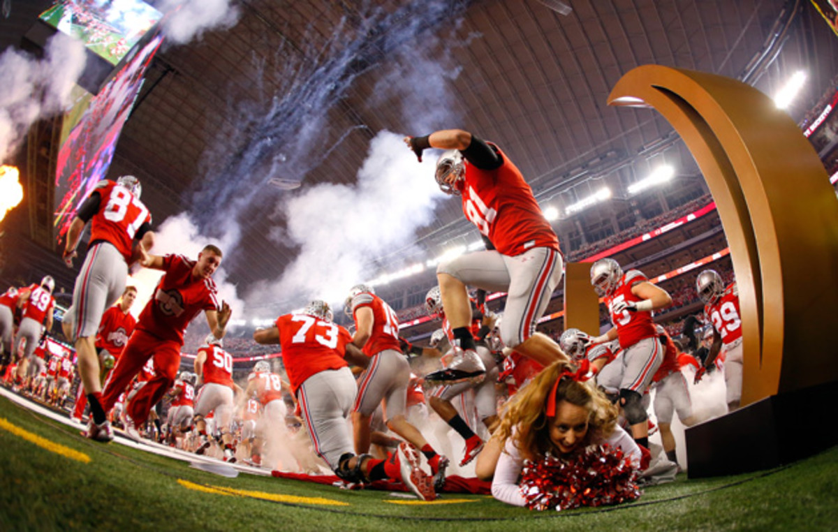 Ohio State cheerleader pushed game intros 3