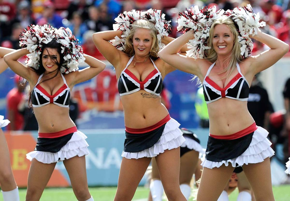 CFL-cheerleaders-2.jpg