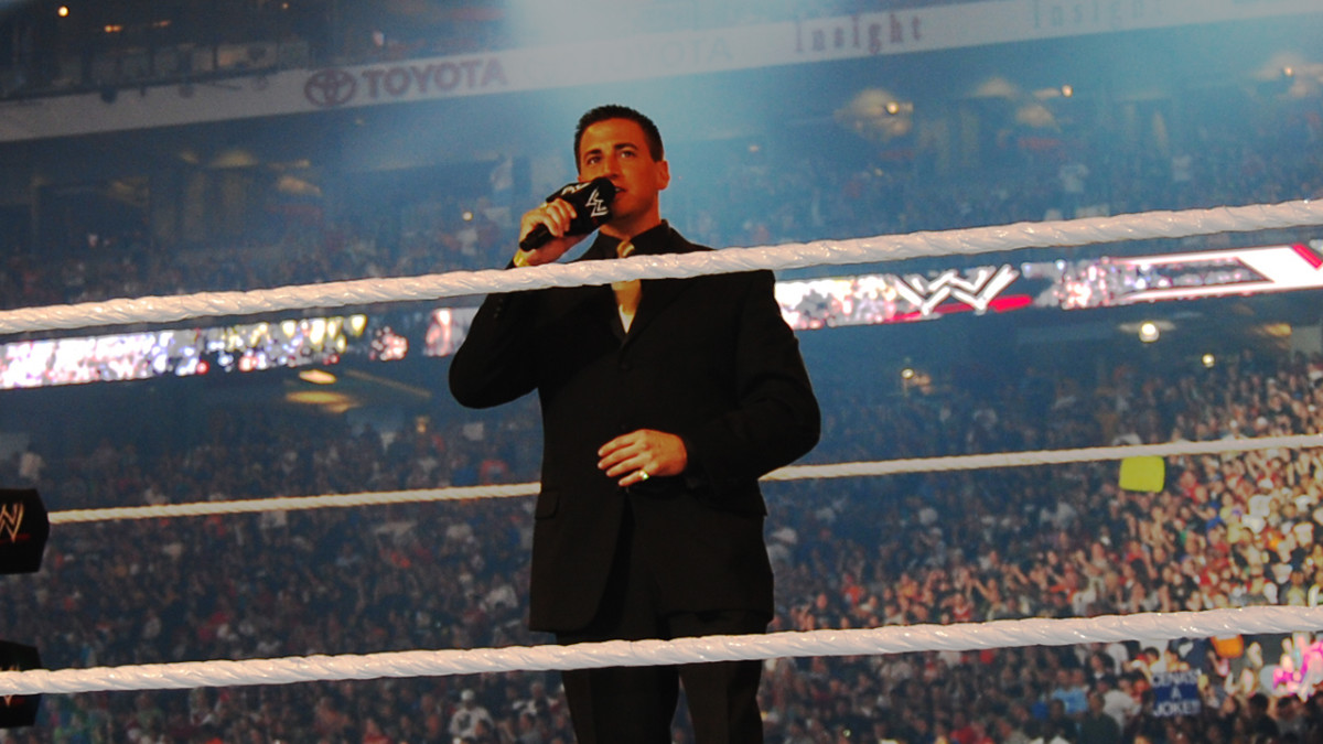 Wwe Justin Roberts Announcer Writing Book - Sports Illustrated