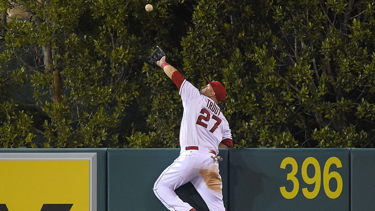 mike trout robbing home run