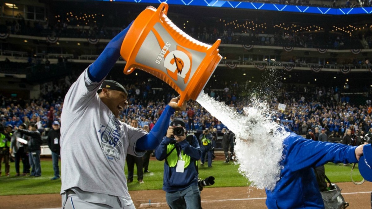 Kansas City Royals celebrate World Series by spraying champagne ...