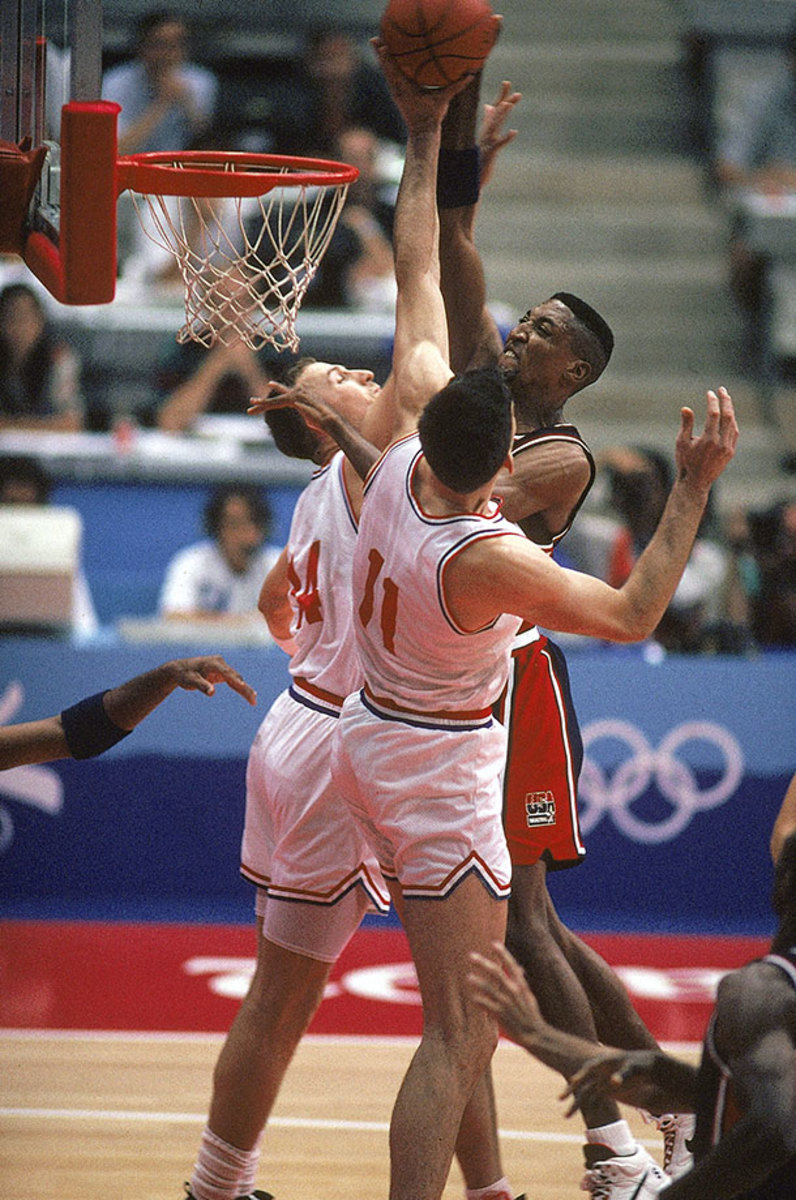 1992-0727-Scottie-Pippen-Dino-Radja-Stojko-Vrankovic-001304241.jpg