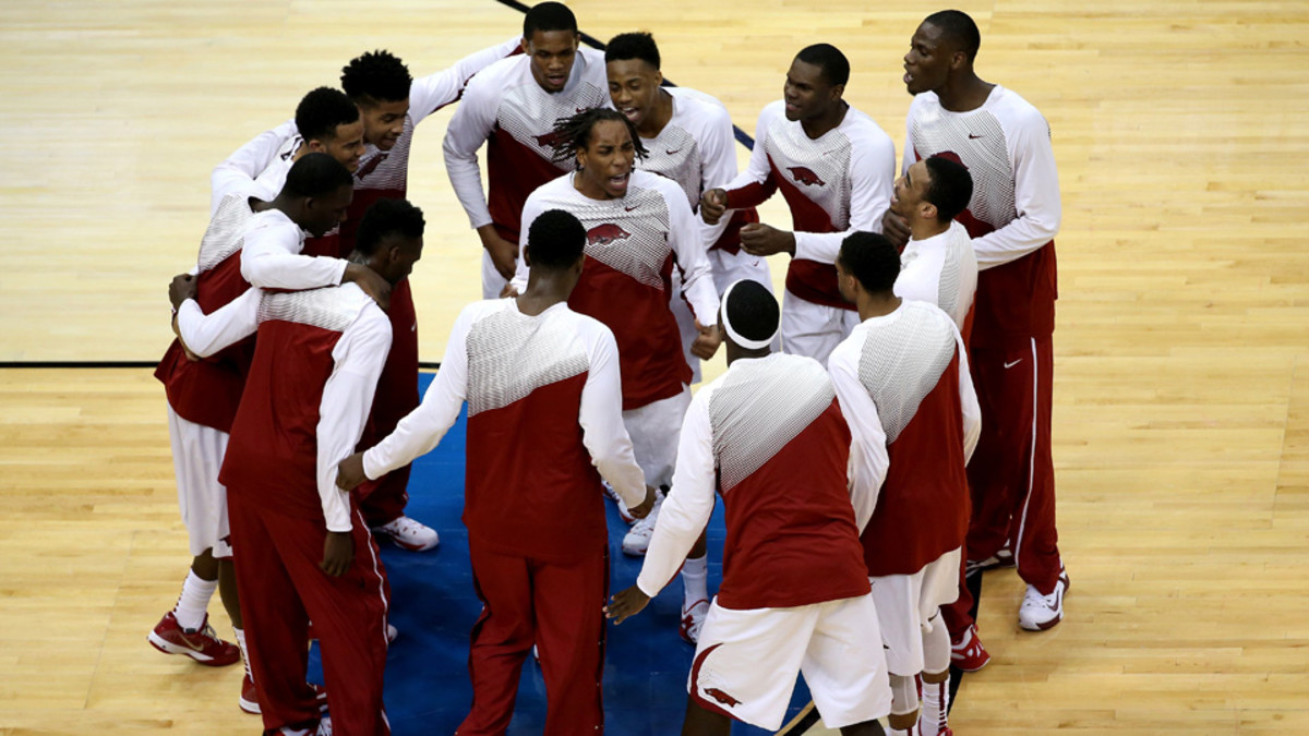 March Madness: Arkansas bench throws shoe on court during game - Sports