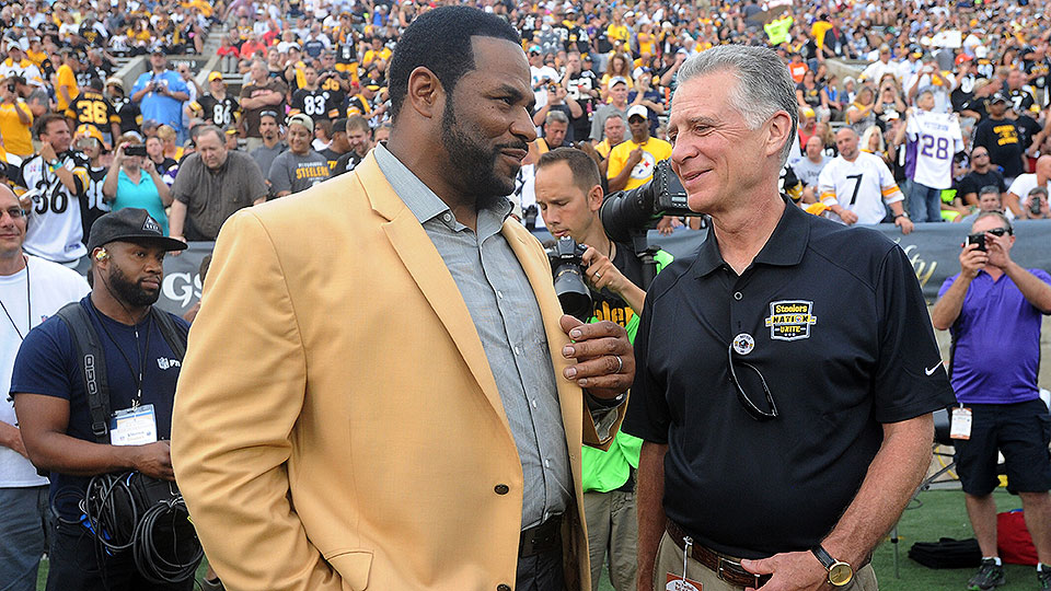 Raucous Steelers crowd welcomes Jerome Bettis into Hall of Fame