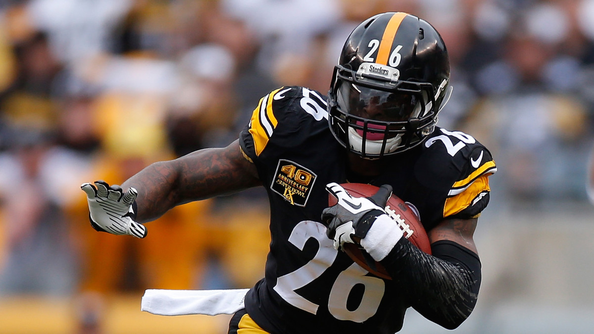 Helmet Stalker on X: Steelers RB Le'Veon Bell is wearing a