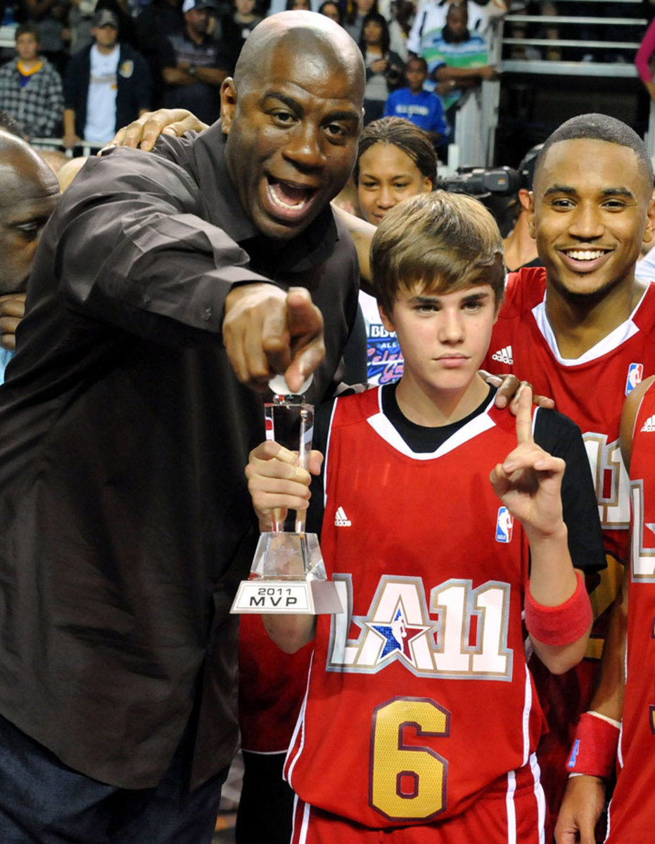 2011-0218-Justin-Bieber-Magic-Johnson.jpg