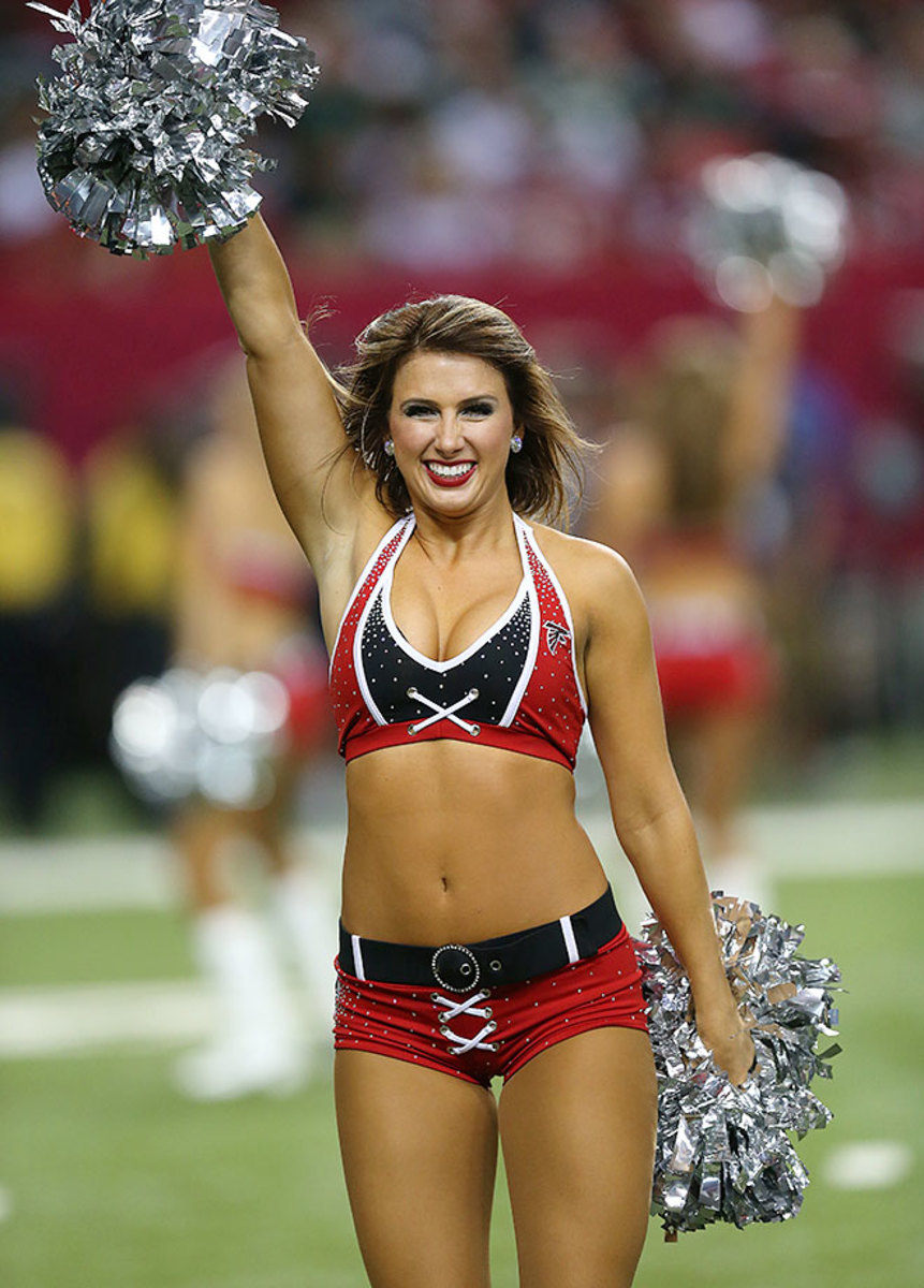 Atlanta-Falcons-cheerleaders-AP_235513820727.jpg