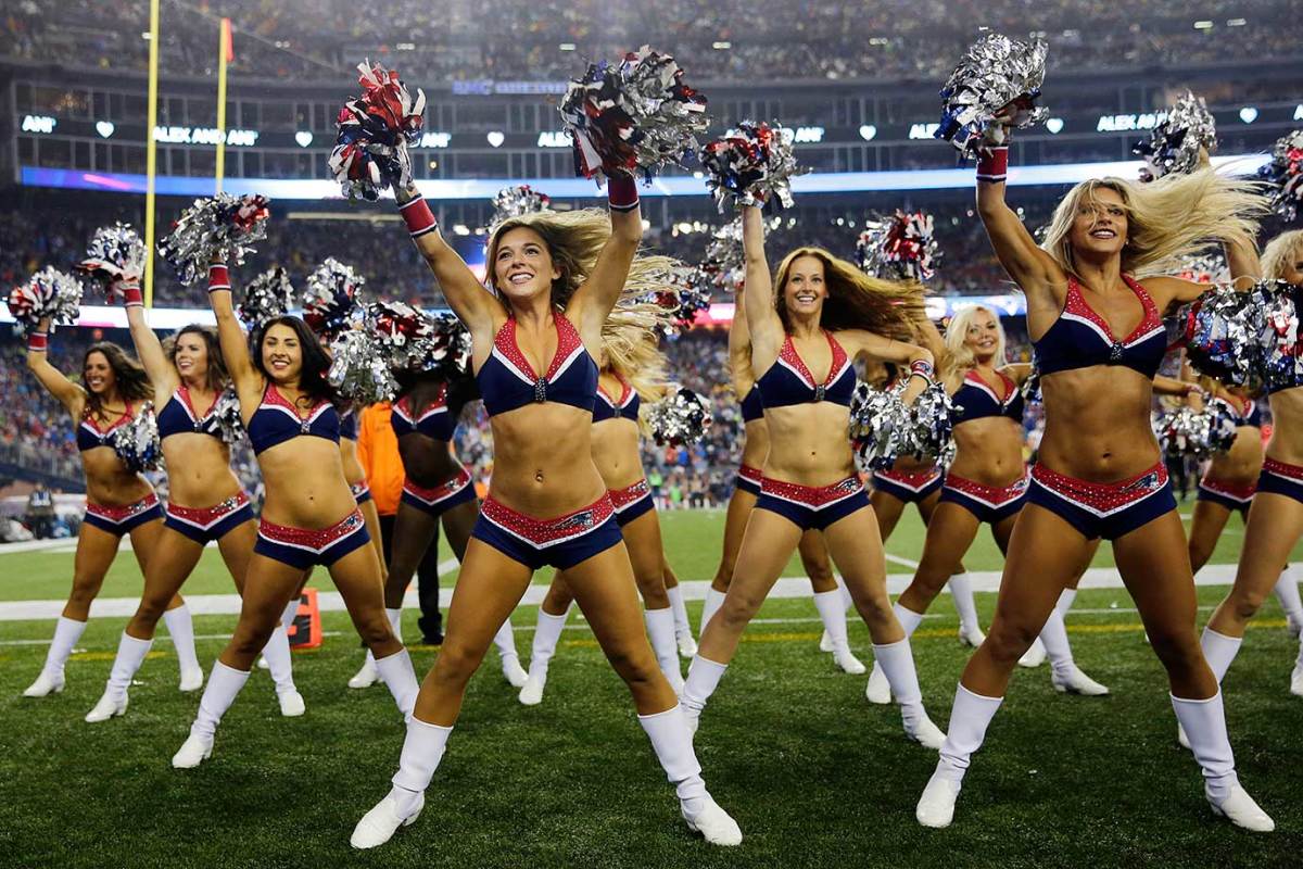 New-England-Patriots-cheerleaders-AP_342075240754.jpg