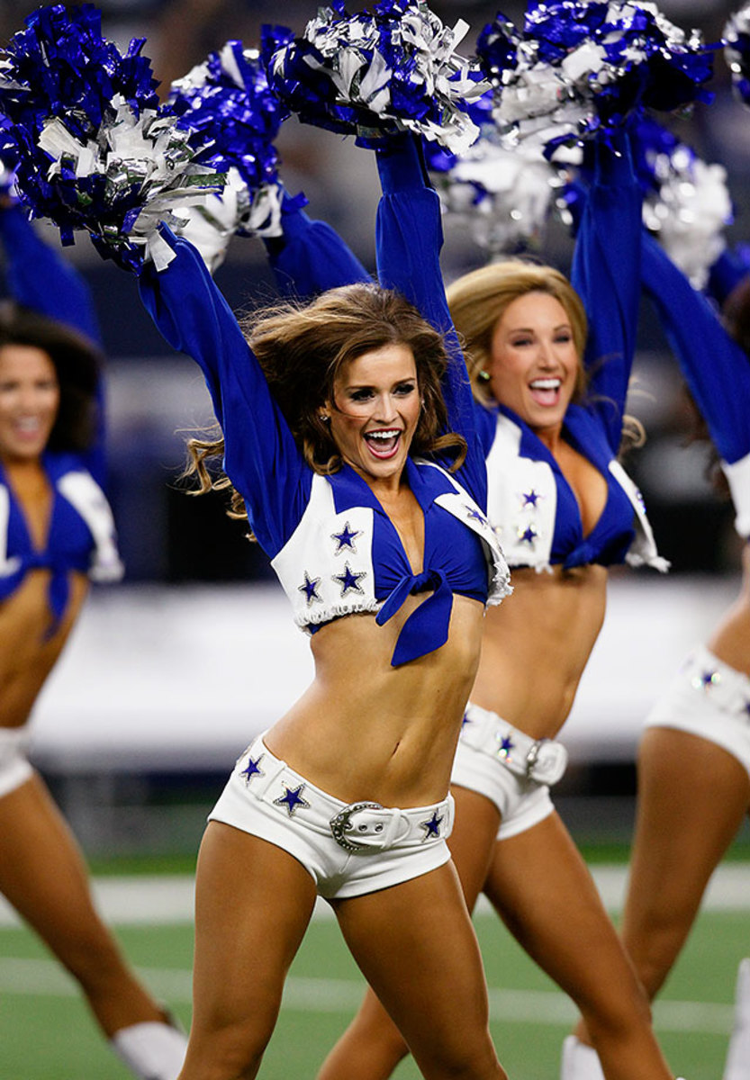 Dallas-Cowboys-cheerleaders-AP_153711179451.jpg