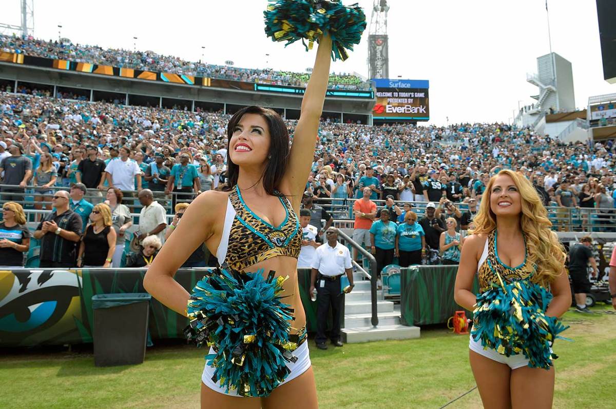 Jacksonville-Jaguars-ROAR-cheerleaders-AP_133040356335.jpg