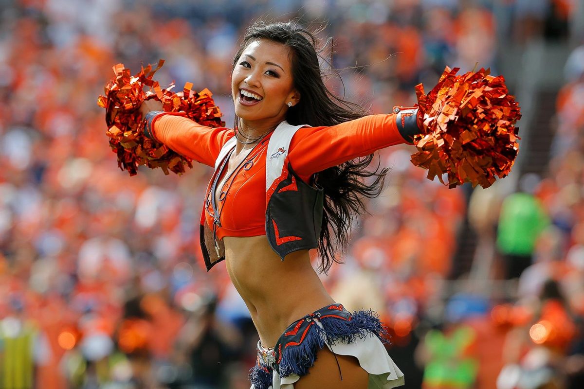 Denver-Broncos-cheerleaders-488101428.jpg