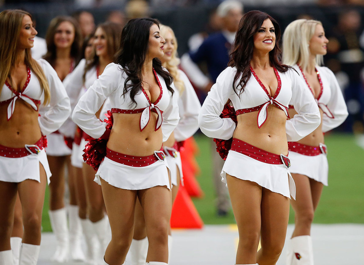 SI.com: NFL Cheerleaders Week 1 – Ultimate Cheerleaders