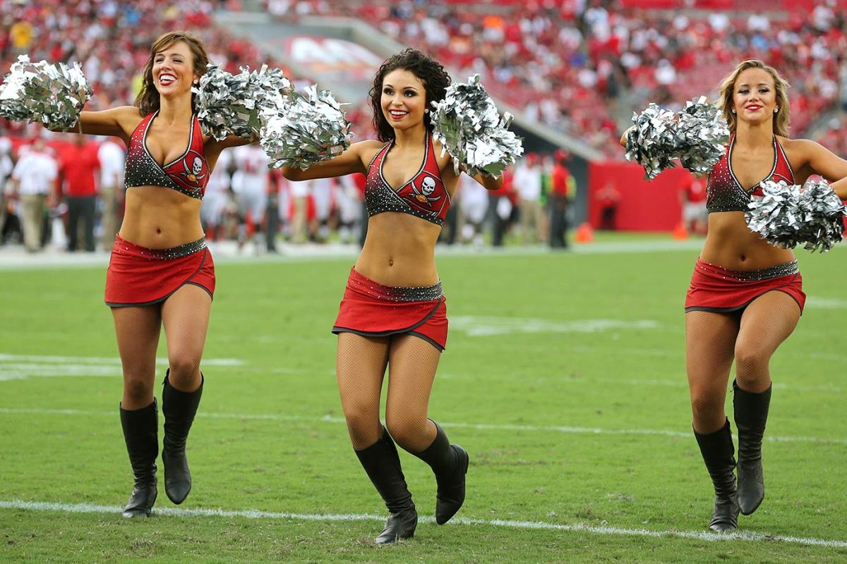 Tampa-Bay-Buccaneers-cheerleaders-X159929_TK1_1950.jpg