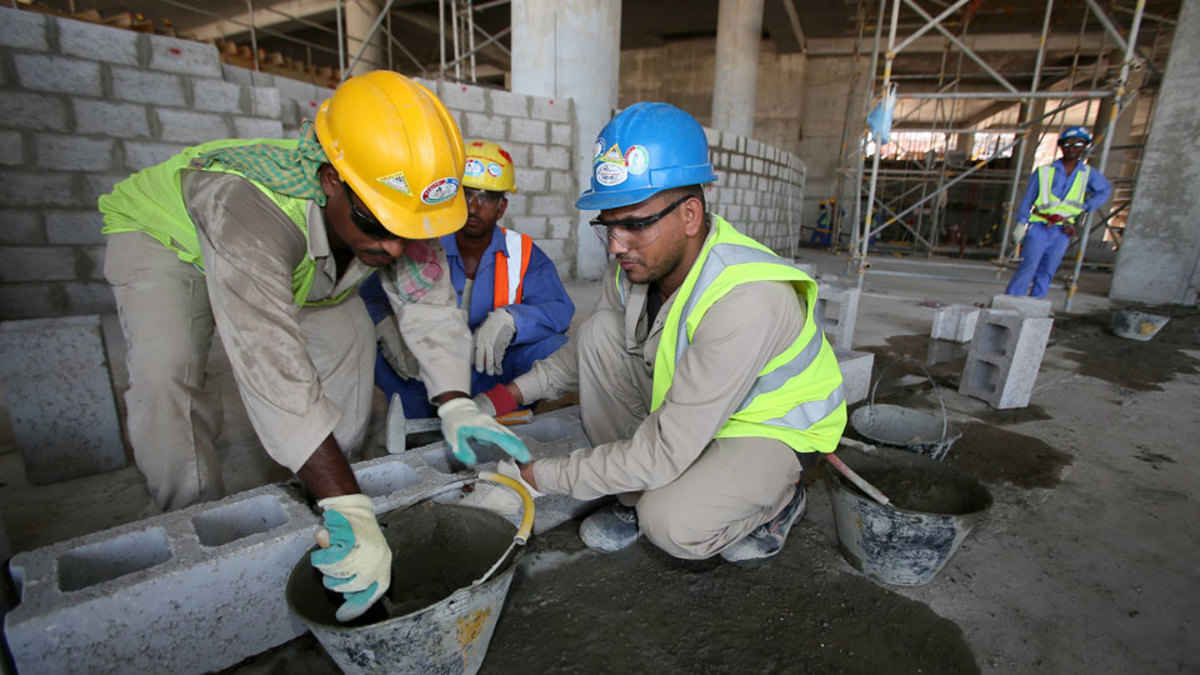 Рабочий участвовать. Migrant Labour Camps in Qatar.