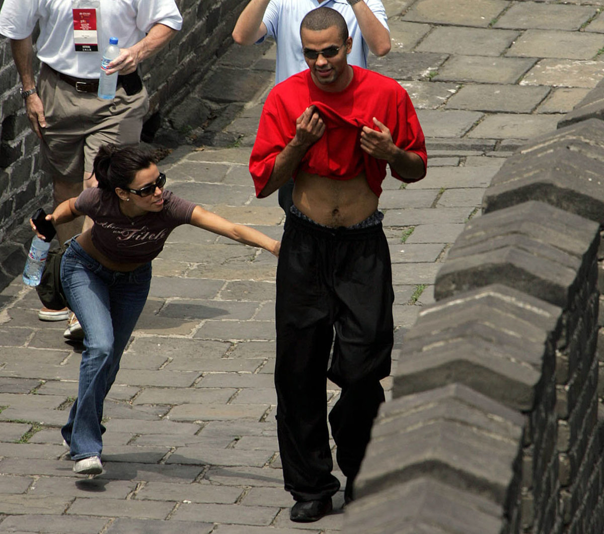 2005-Tony-Parker-Eva-Longoria-Great-Wall-of-China.jpg